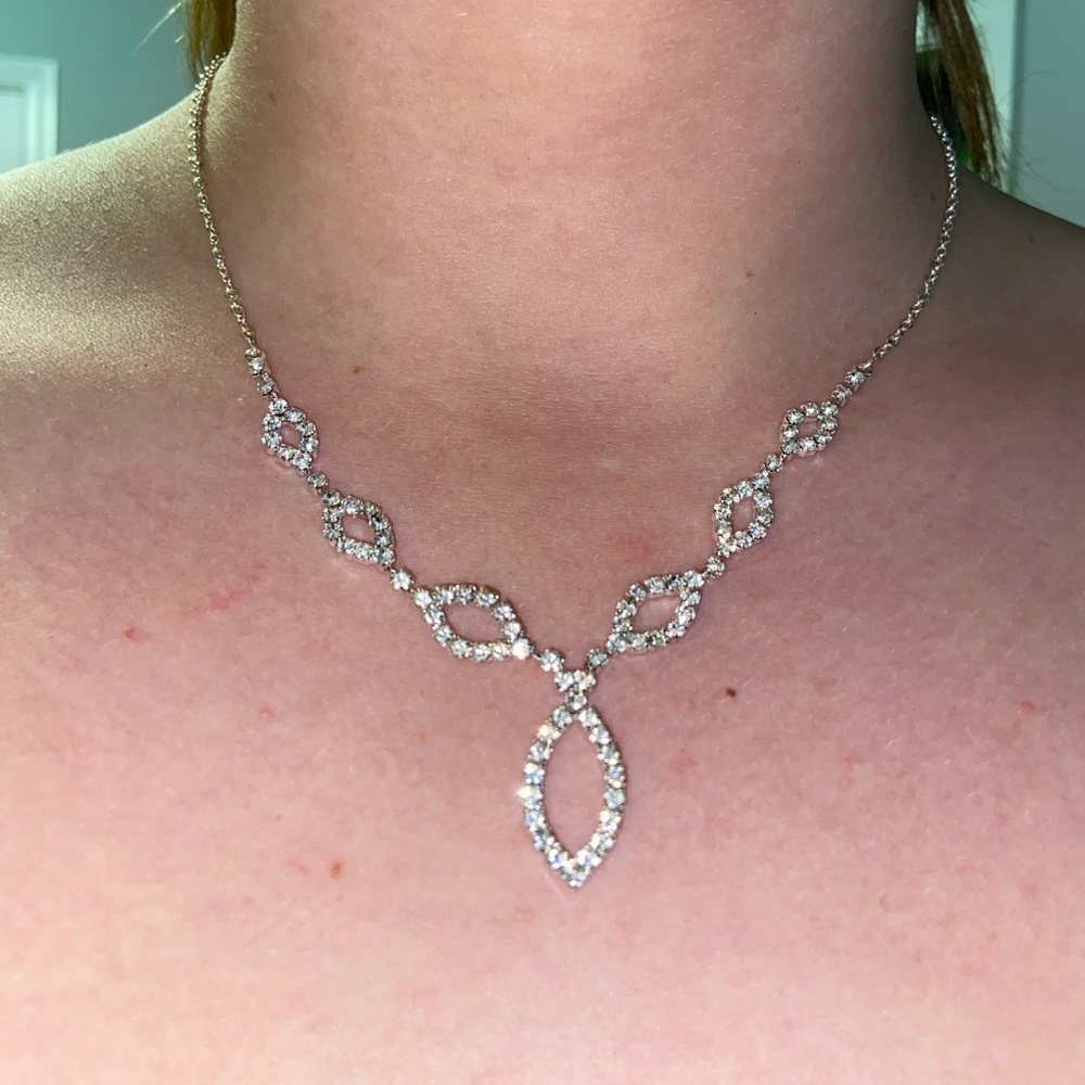 Elegant necklace